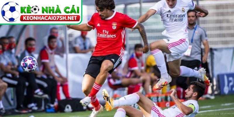 Thế trận một chiều và dấu ấn chiến thuật của Mourinho