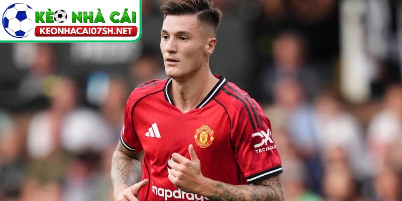 Sesko – người hùng mới và khoảnh khắc định danh tại Stretford End
